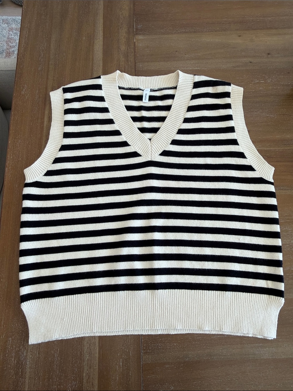 Wishlist Striped V-Neck Sleeveless Sweater Vest/Shirt - Black & Cream Size Large